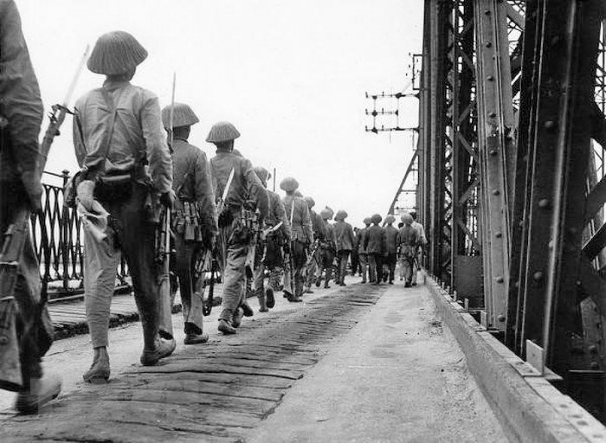 Valuable photos of Hanoi Liberation Day in 1954