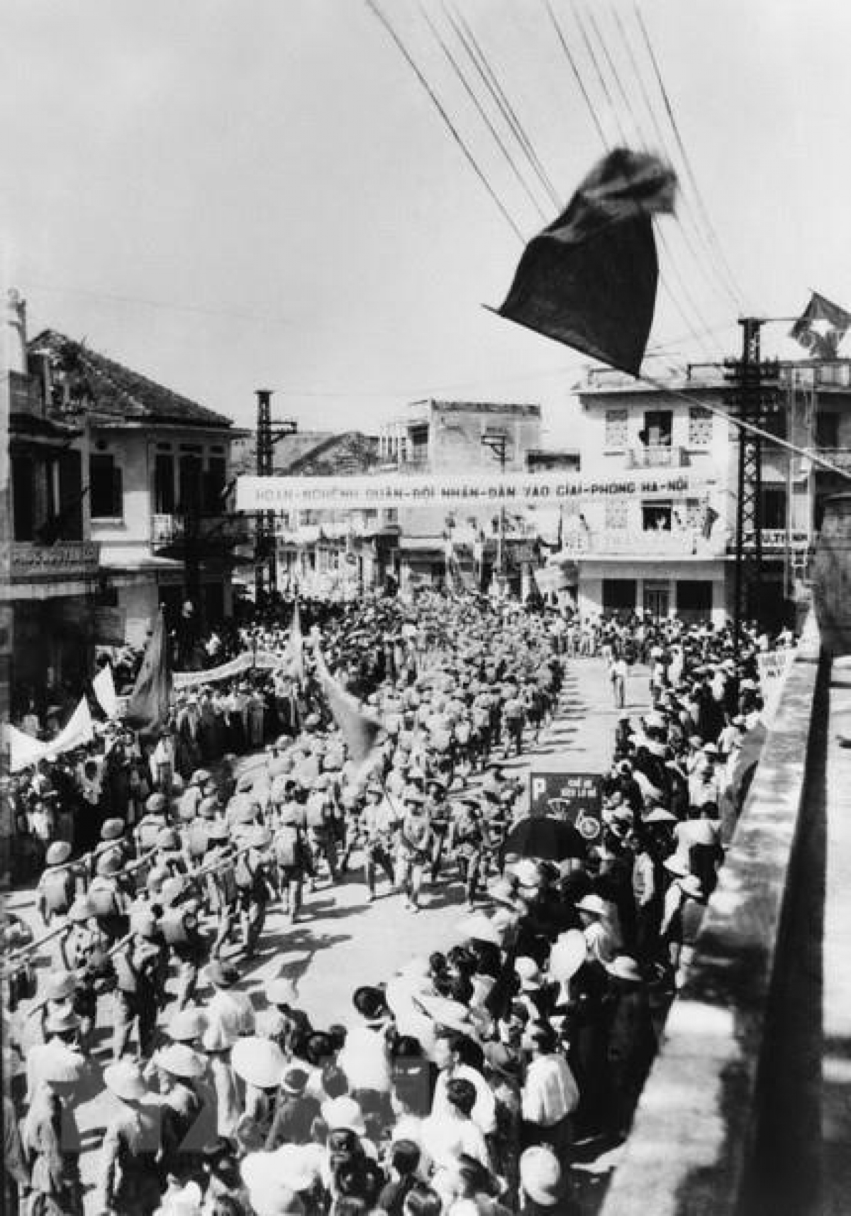 Valuable photos of Hanoi Liberation Day in 1954