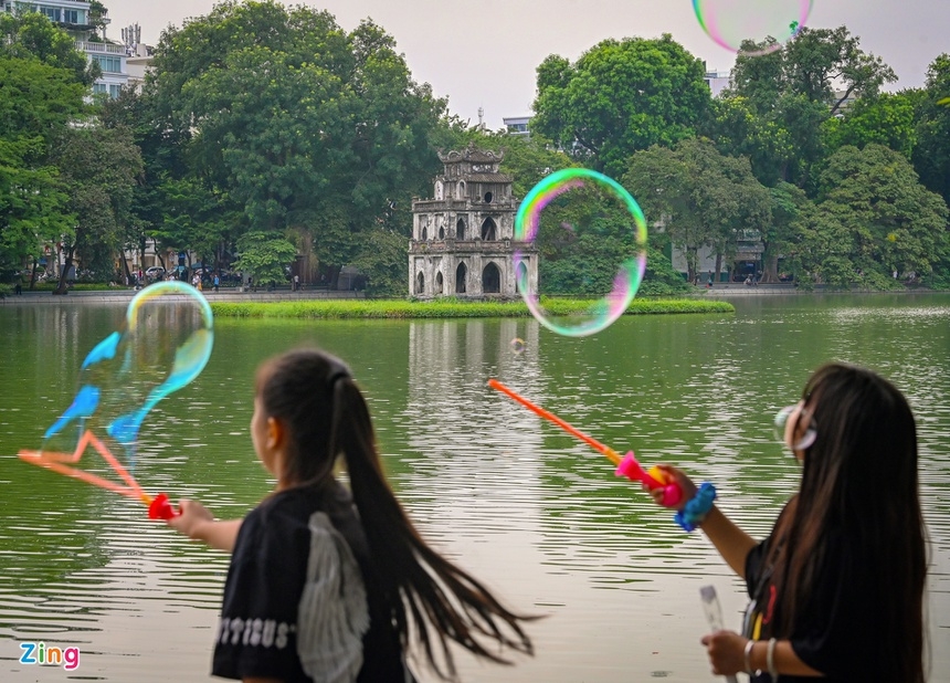 Graceful Hanoi in autumn days Graceful Hanoi in autumn days