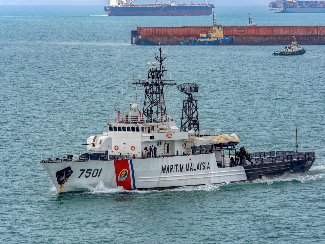 60 Chinese nationals and six Chinese-registered fishing vessels were seized for trespassing (Photo: RTHK News) 