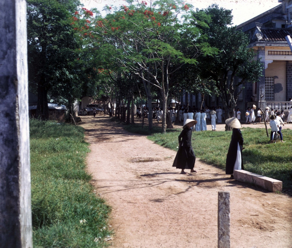 Rare color photos of Quang Tri province in 1960s Rare color photos of Quang Tri province in 1960s