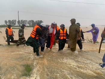 flooding in central vietnam 122 people dead and missing