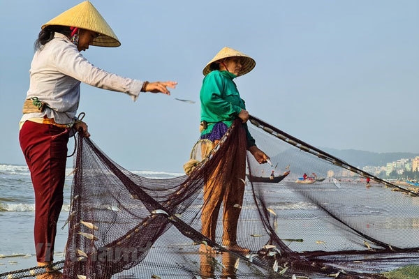 Off-the-beaten-track fishing village in Sam Son Beach
