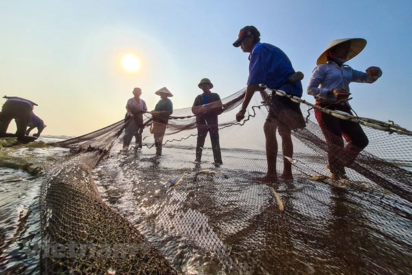 Off-the-beaten-track fishing village in Sam Son Beach