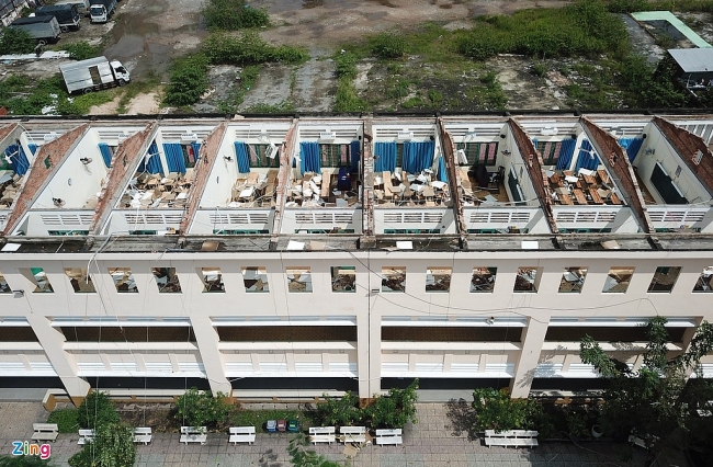 Flood in Central Vietnam: HCMC's school roof blown off due to eavy storm