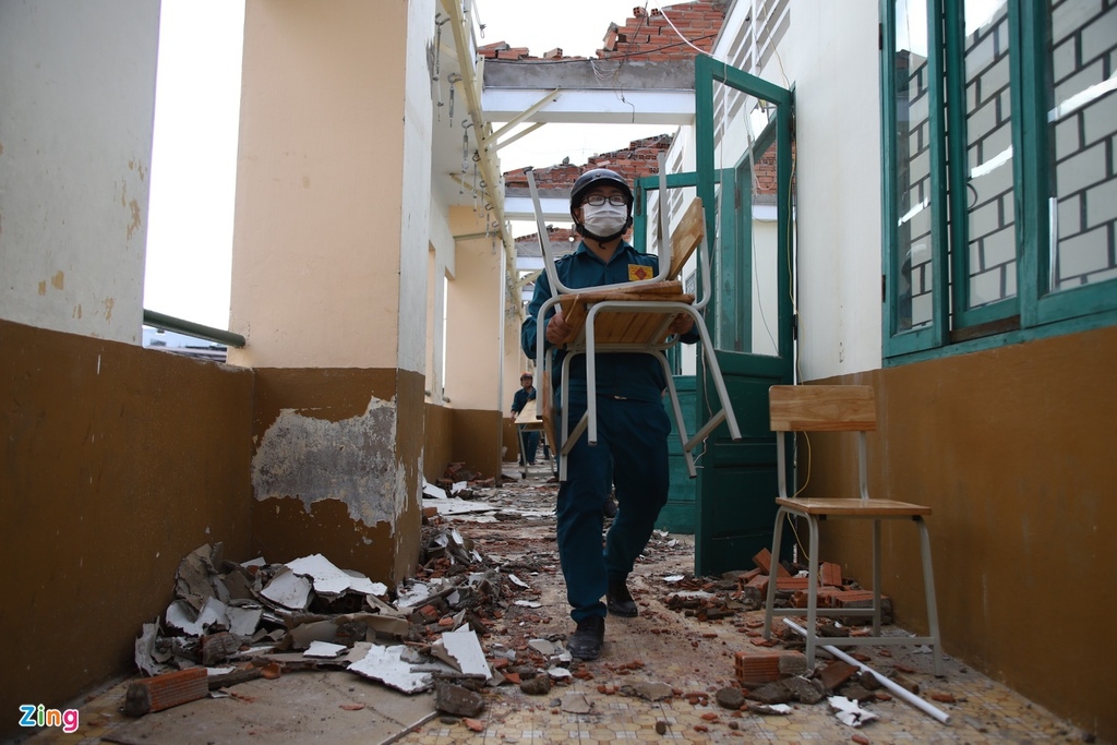 Flood in Central Vietnam: HCMC's school roof blown off due to eavy storm
