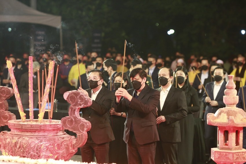 Photo: Vietnam Mourns 23,000 Plus Covid Victims in Memorial Ceremony
