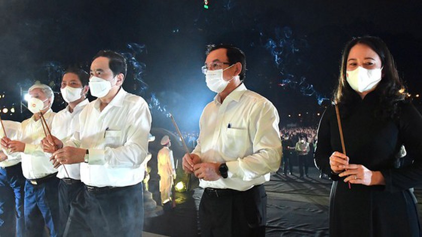 Photo: Vietnam Mourns 23,000 Plus Covid Victims in Memorial Ceremony