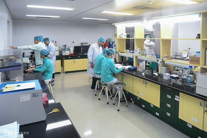 Vietnamese researchers at Vabiotech company working on COVID-19 vaccine (Photo: VNE)