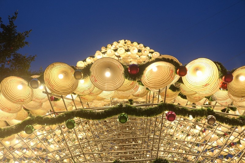 Unique Christmas tree made from thousands of conical hats  in Vietnam