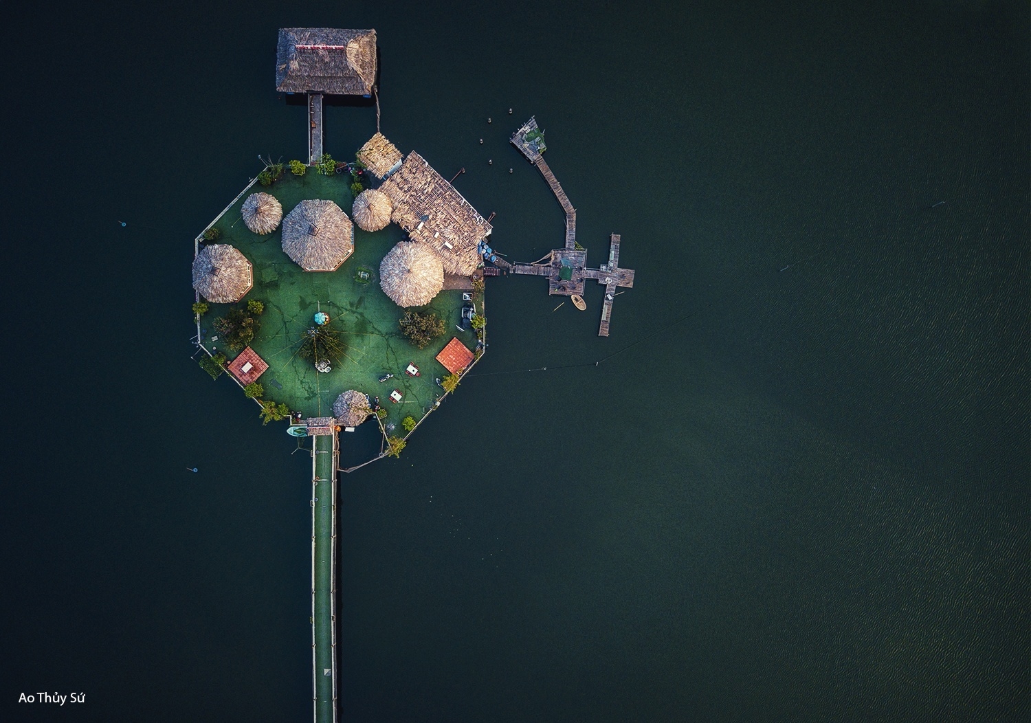 Breathtaking ponds, lakes for iry escapes in the middle of Hanoi