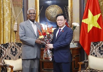 Top Legislator Meets Leaders of India’s Political Parties