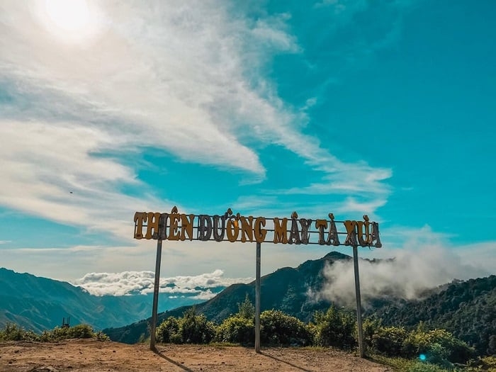 3 most splendid 'dinosaur backbones' in the North of Vietnam