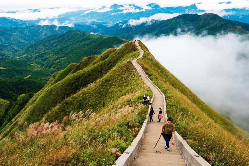 3 most splendid 'dinosaur backbones' in the North of Vietnam