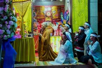 american filmmaker making movie about vietnamese funeral customs