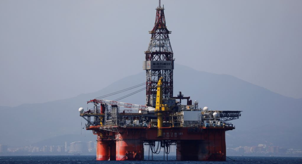 chinese companies sanctioned by us to pull a new oil rig bien dong sea