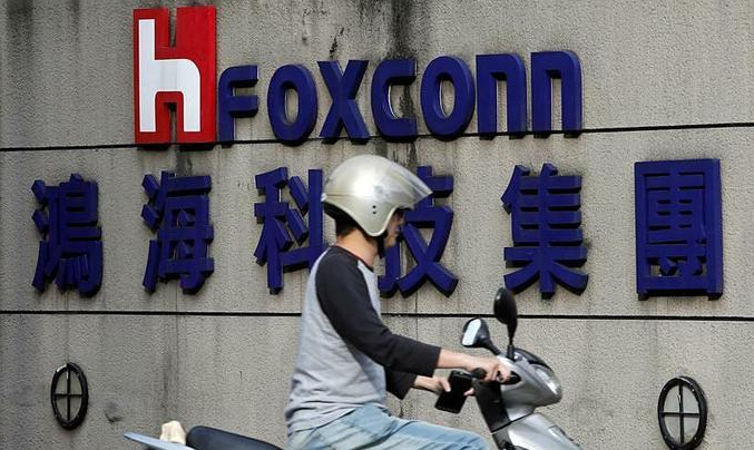 Vietnam to become 'global base' for phone and laptop production