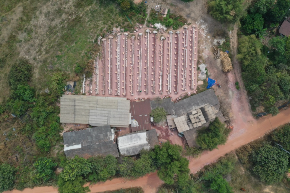 traditional pottery village busy preparing for tet