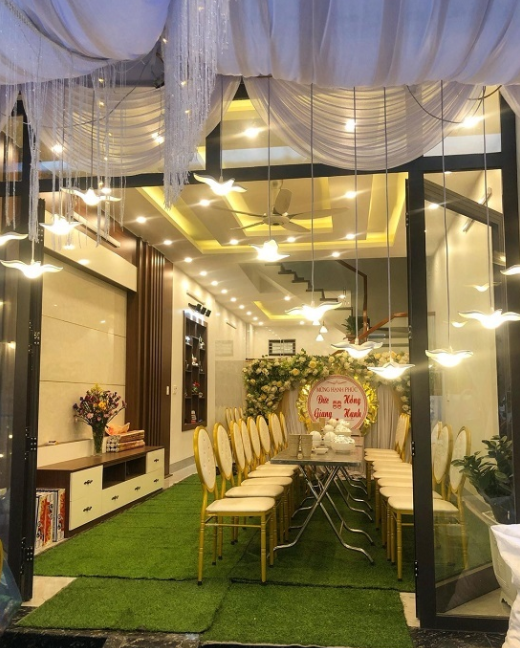 Families put weddings on hold at Covid-19 hotspots