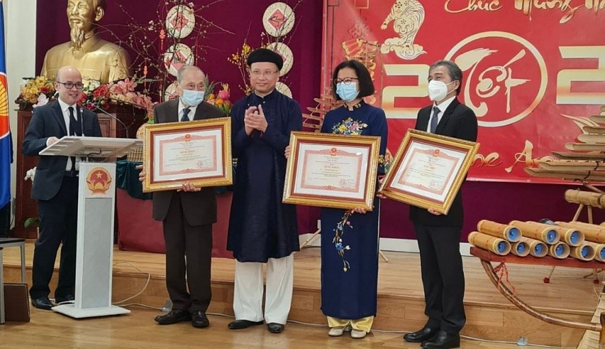 Vietnamese in France Gather to Celebrate Lunar New Year