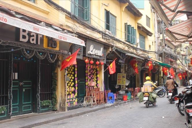 hanoi old quarter deserted right before the new year of ox
