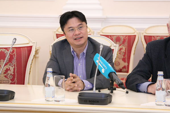 vietnamese awarded saint petersburgs prestigious prize