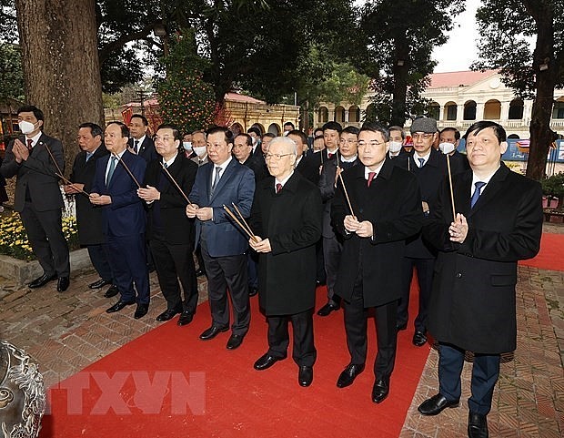 Party Leader Burns Incense at Thang Long Imperial Citadel