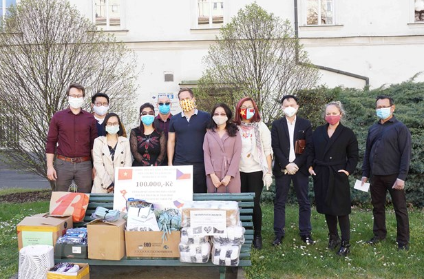 Vietnamese in the Czech Republic promote solidarity to overcome COVID-19