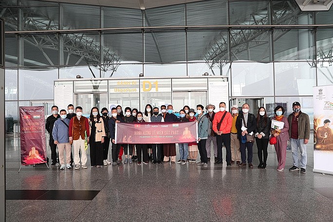 First Vietnamese Tourists Arrive at India After Pandemic Shutdown