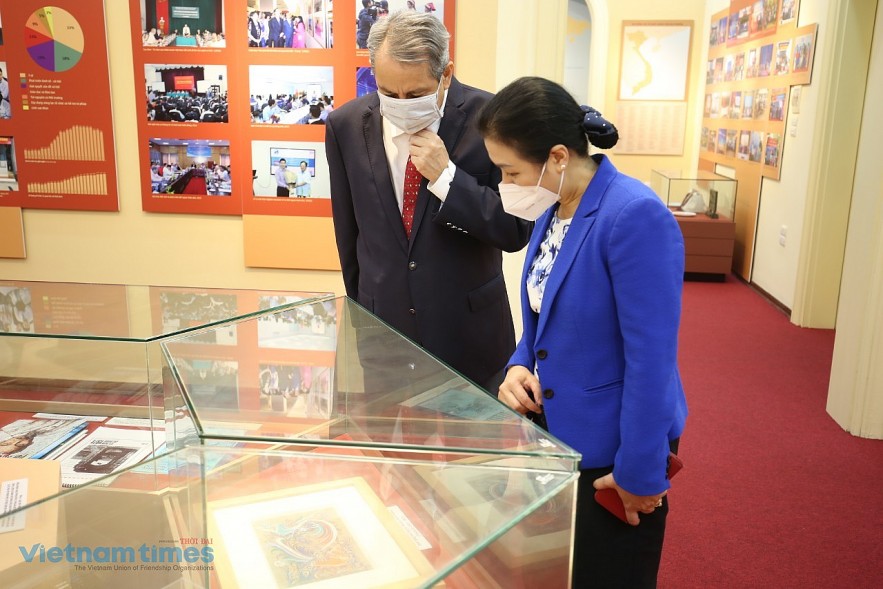 Mexican Ambassador to Vietnam Vows to Boots Bilateral People-to-people Exchanges