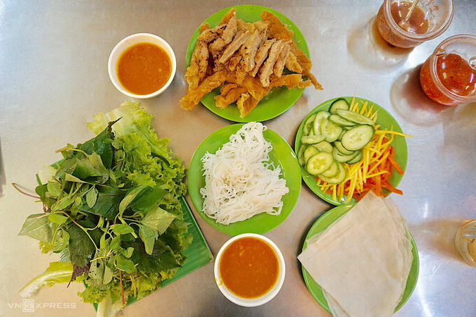 How meat roll different in three Vietnamese regions?
