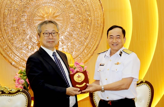 Japanese destroyer docked in Vietnam on friendly visit