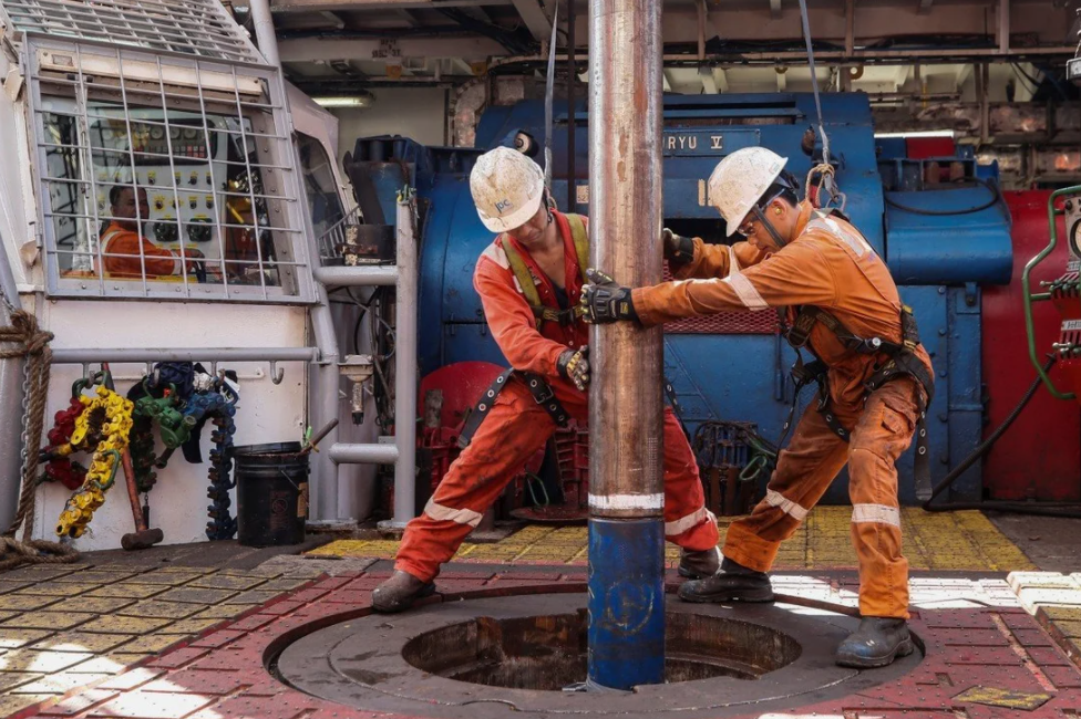 Japan targets Vietnam for first ASEAN oil-sharing deal