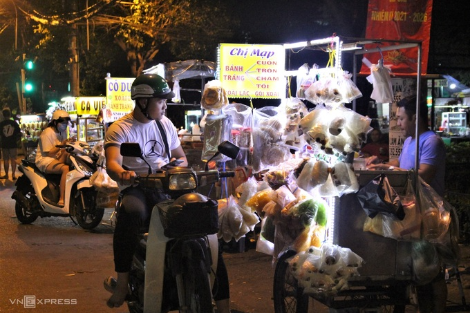 Thanh Da Peninsula - Meeting point to enjoy Saigon's nightlife