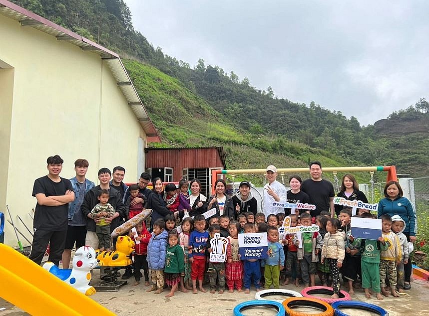 South Korean Expats Devote to Support Children in Vietnamese Remote Areas