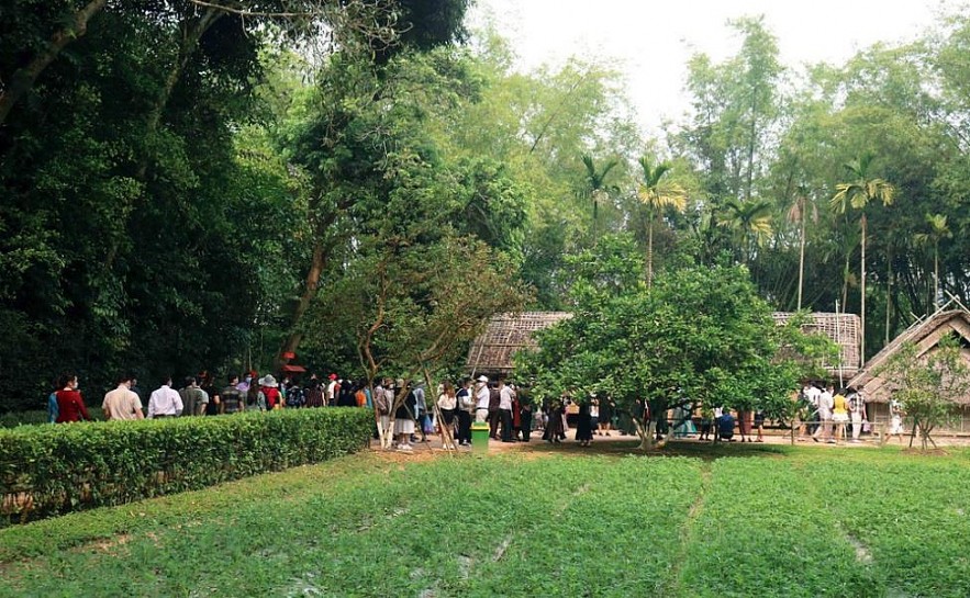 Tourism Revives in Hung Kings' Festival