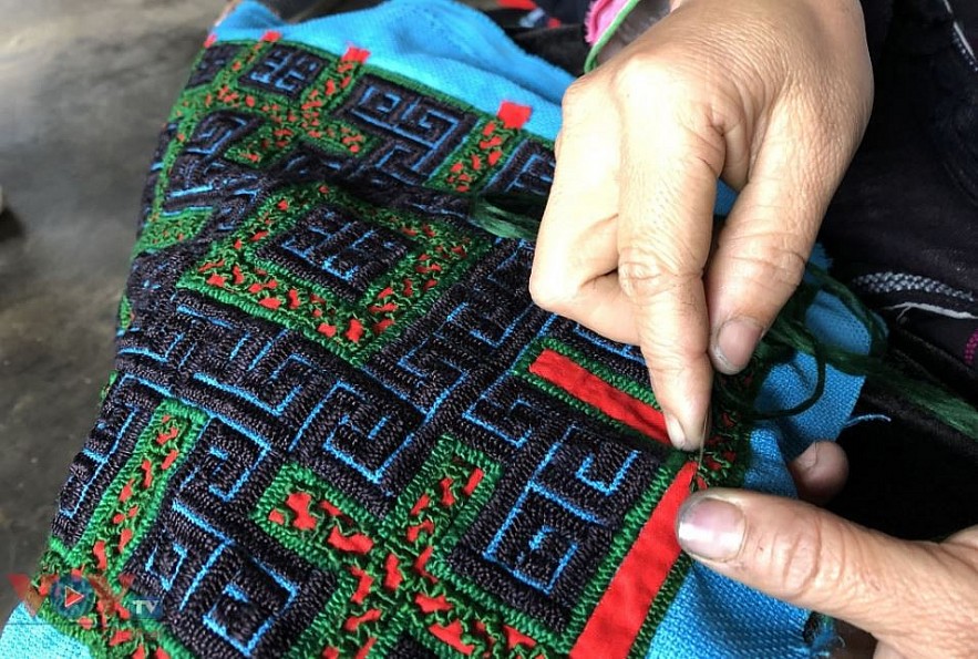 Travel in Vietnam: Ultimate Guide to Souvenirs