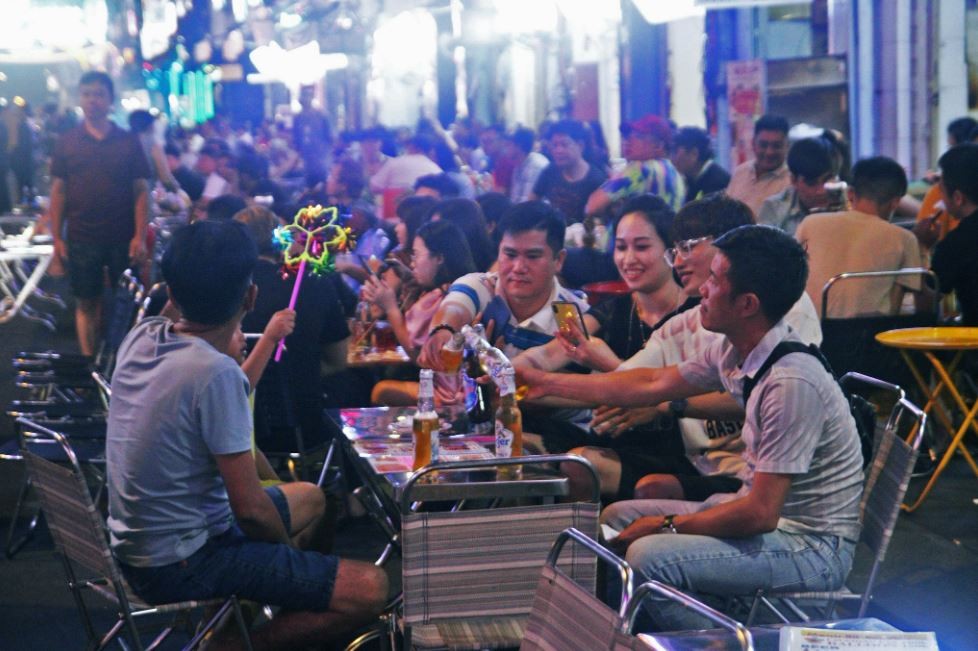 Bui Vien Street Busy with Local and Expat Customers Again