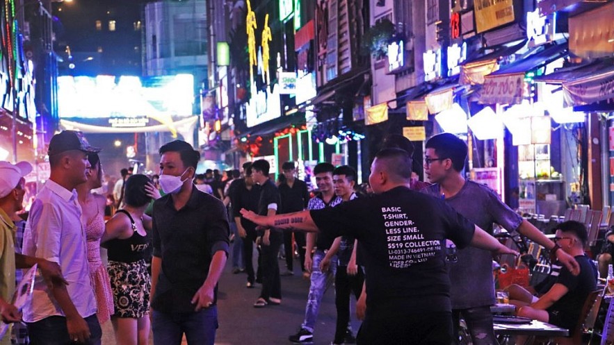 Bui Vien Street Busy with Local and Expat Customers Again