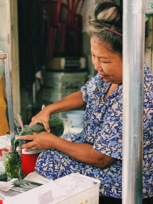 Long-running nut milk shop serves delicious drinks, sweet smiles Long-running nut milk shop serves delicious drinks, sweet smiles