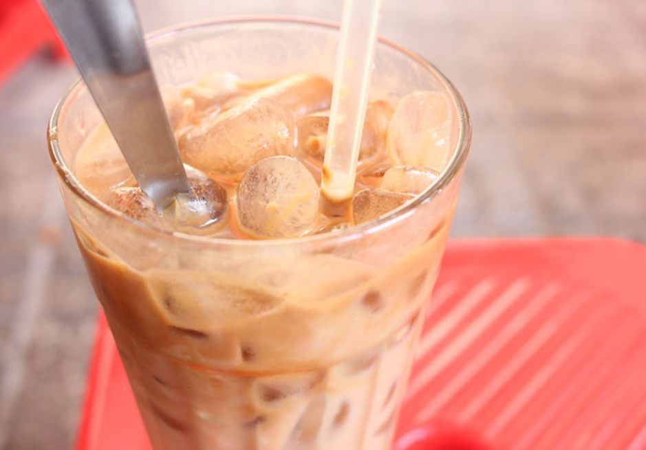 Long-running nut milk shop serves delicious drinks, sweet smiles Long-running nut milk shop serves delicious drinks, sweet smiles