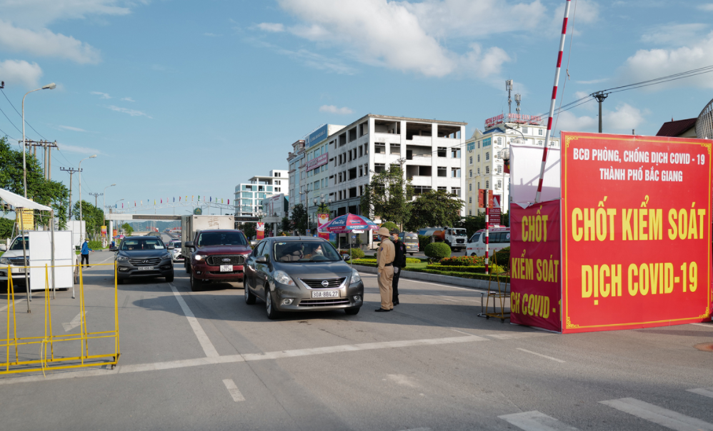 Prime Minister directs rapid Covid-19 testing in Bac Giang and Bac Ninh