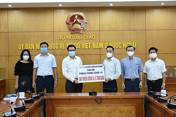 Overseas Vietnamese businessmen support Covid-19 prevention and control