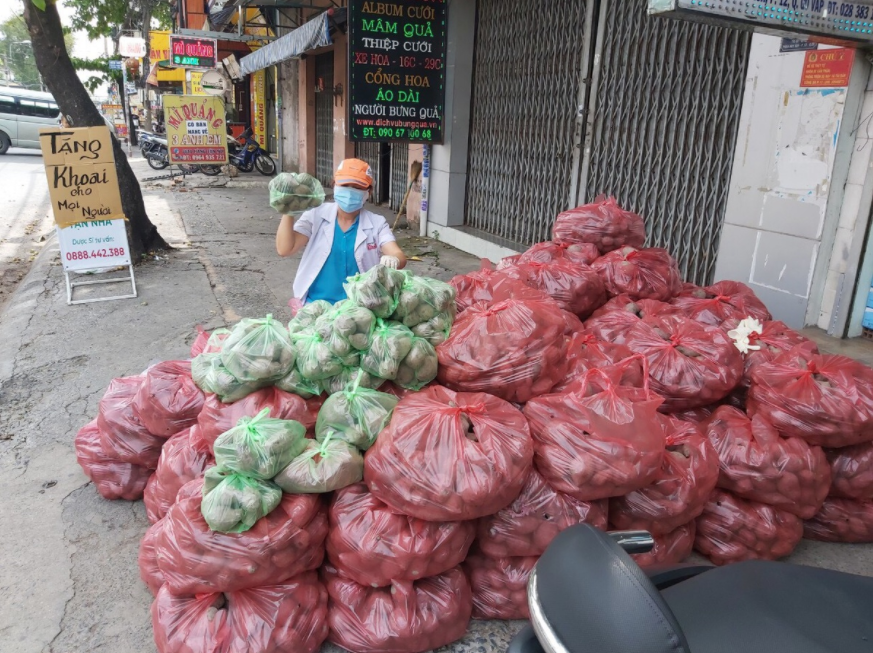 Ho Chi Minh City citizens show kindness amid Covid-19 lockdown