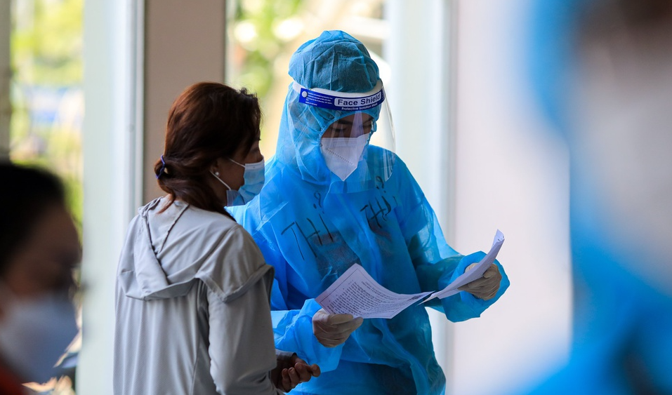 Vietnamese artists volunteer in Ho Chi Minh City vaccination campaign