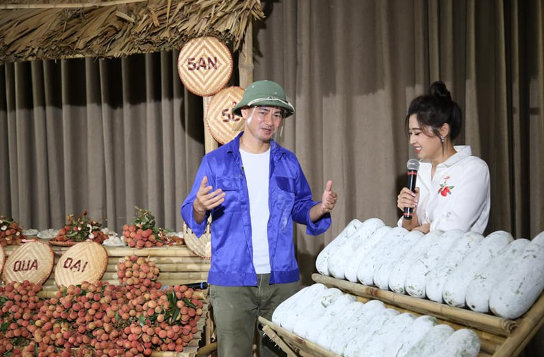 Vietnamese artists volunteer in Ho Chi Minh City vaccination campaign