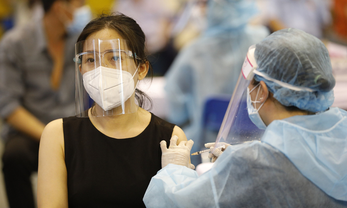 Vietnam Covid-19 Updates (June 30): 371 new cases, int'l flights planned to resume