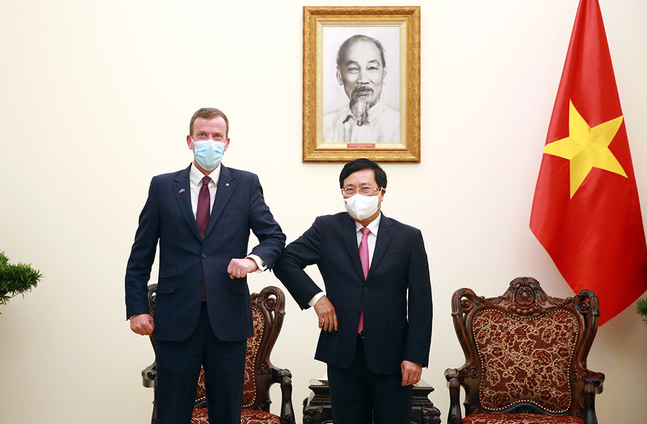 Australia Eyes Further Cooperation, Provides Vietnam with 1.5 mln Covid vaccine doses