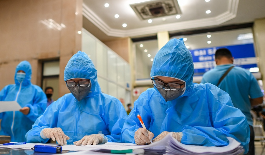 Vietnam moving out of the epidemic more slowly than others, needs new policies