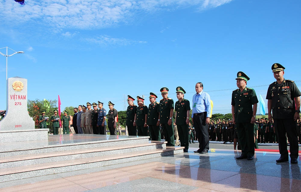 Vietnam   cambodia border: management issues